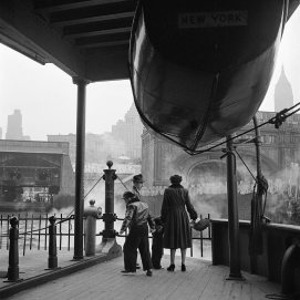 1955, New York, NY by Vivian Meier, borrowed from the site Vivian Meier
